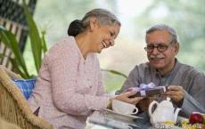 老年人为什么会老年痴呆？这3个原因，家人多加留意