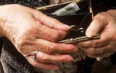 为什么老年人特别容易遭受“金融诈骗”，看美国人如何防止老人被“套路”