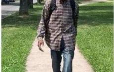 真爱无敌！99岁老人坚持日行6英里 只为在病榻前亲吻爱妻