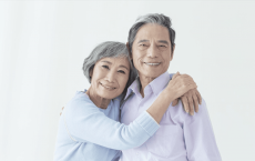 大爷：不搭伙不领证，不请保姆不去养老院，而是选择新型养老方式