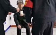 寒风中老人迷路洛阳民警忙碌4个多小时助其与家人团聚