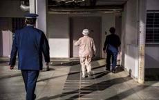 为了进监狱养老，日本的老人变坏了