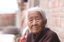 空巢老人救助行动