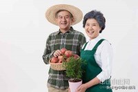 银发经济崛起!这届“银发族”都在玩什么