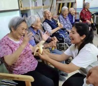 励超教育——“走进老人,关爱老人”