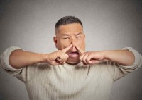 老人身上的“老人味”从何而来_多与2个原因有关，老人也很无奈