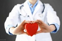 老年朋友坚持14种生活好习惯,保护血管健康,降低心脑风险