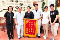 老人照护 | 护理卧床老人,如何做到让老人身心愉悦?-爱侬养老