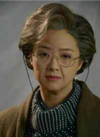 原创
            蒋欣的老年妆,赵丽颖的老年妆,刘涛的老年妆,都不及她的老年妆