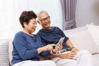 “银发经济”实质上是黑发人市场
