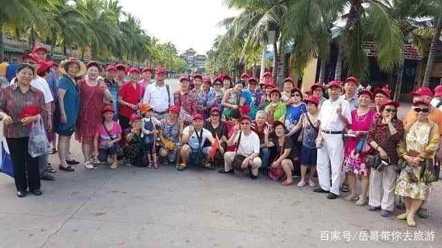 几百块钱的“老年团”怎么挣钱？导游说出实情，还舍得让父母去？