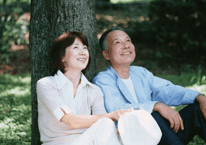 第一批丁克迎来“退休潮”，“后遗症”如期而至，多数人悔不当初